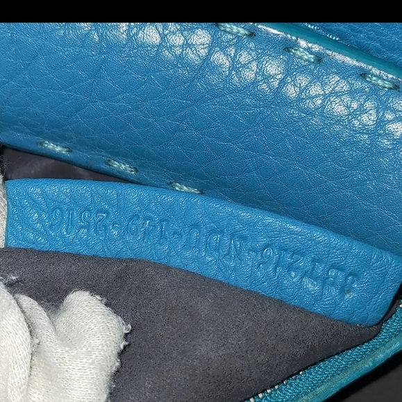 FENDI Selleria Anna Bucket Leather Bag - Picture 4 of 7